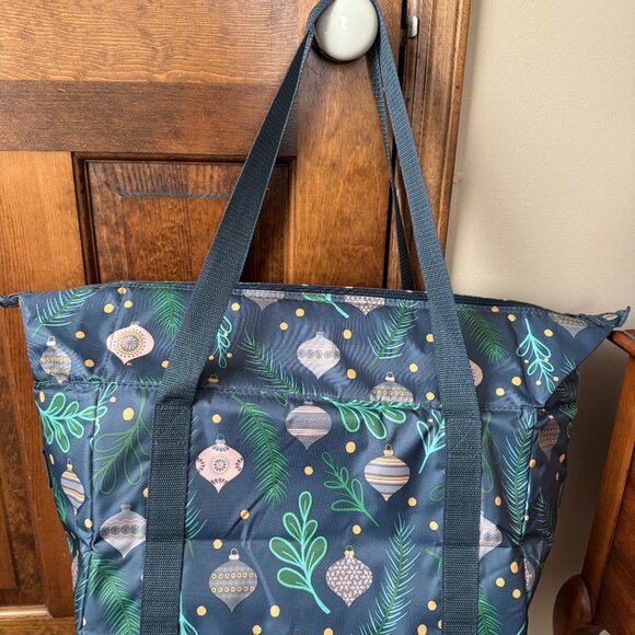Thirty-One Green w/Christmas Holiday Ornaments Insulated Tote w/Zipper Close - Picture 6 of 14